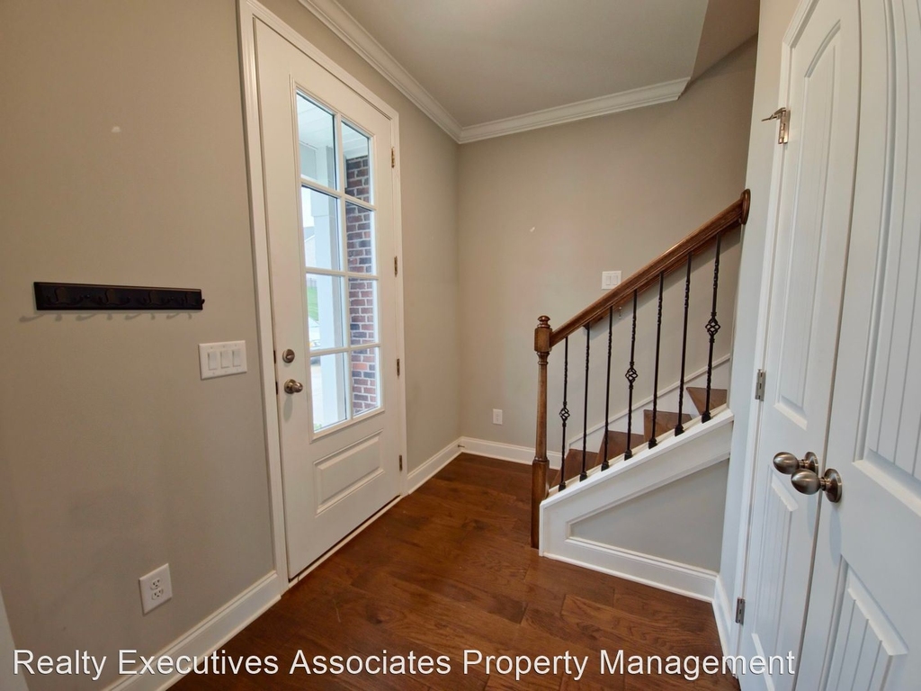 2611 Honey Locust - Photo 12