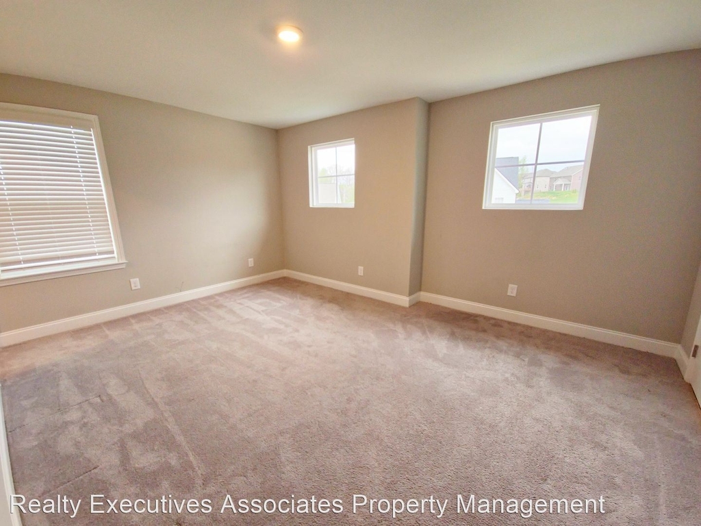 2611 Honey Locust - Photo 28