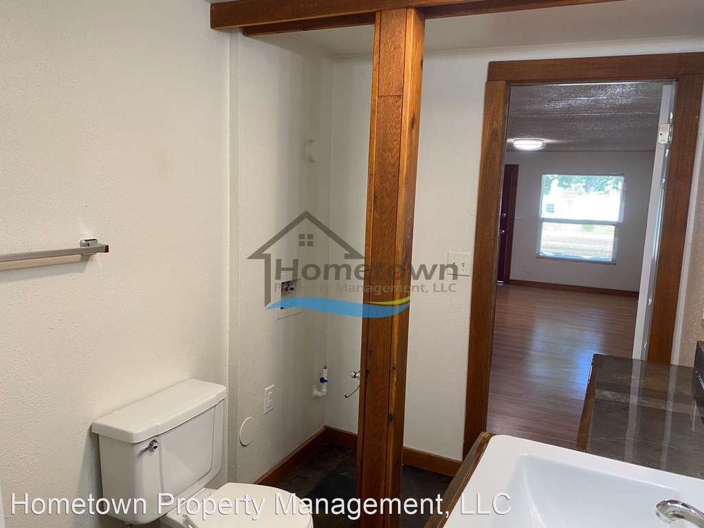 104 E 15th Ave - Photo 18