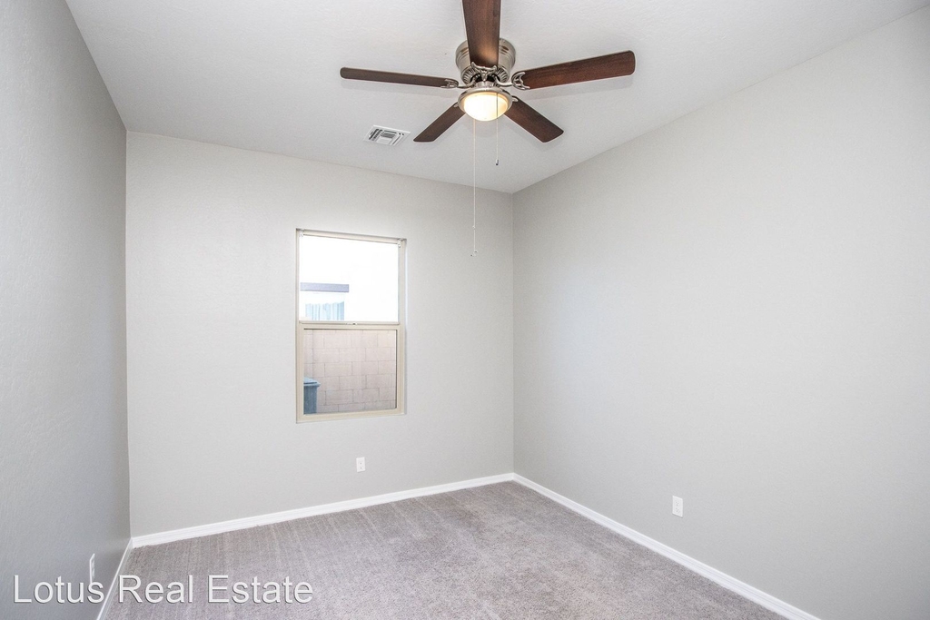 2377 E Alonso Dr - Photo 44