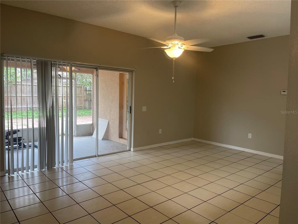 310 Crystal Goblet Court - Photo 3