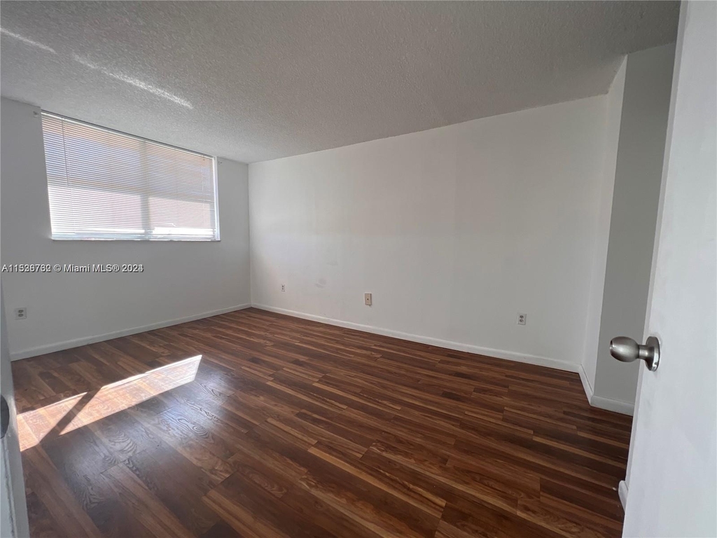 16465 Ne 22nd Ave - Photo 5