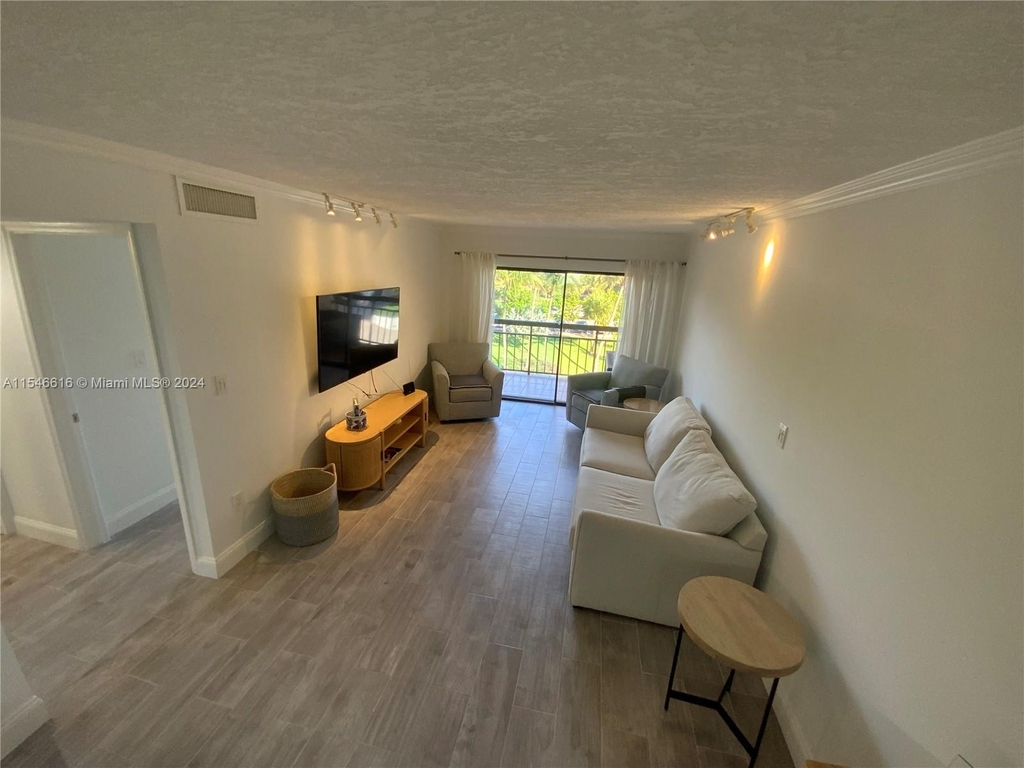 6444 Collins Ave - Photo 13