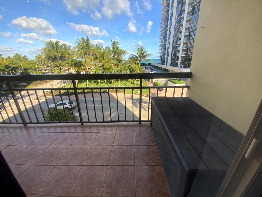 6444 Collins Ave - Photo 32