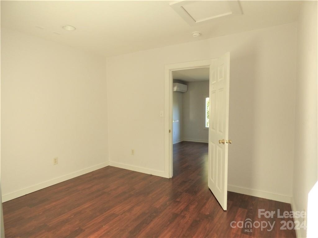 534 Logan Street - Photo 6