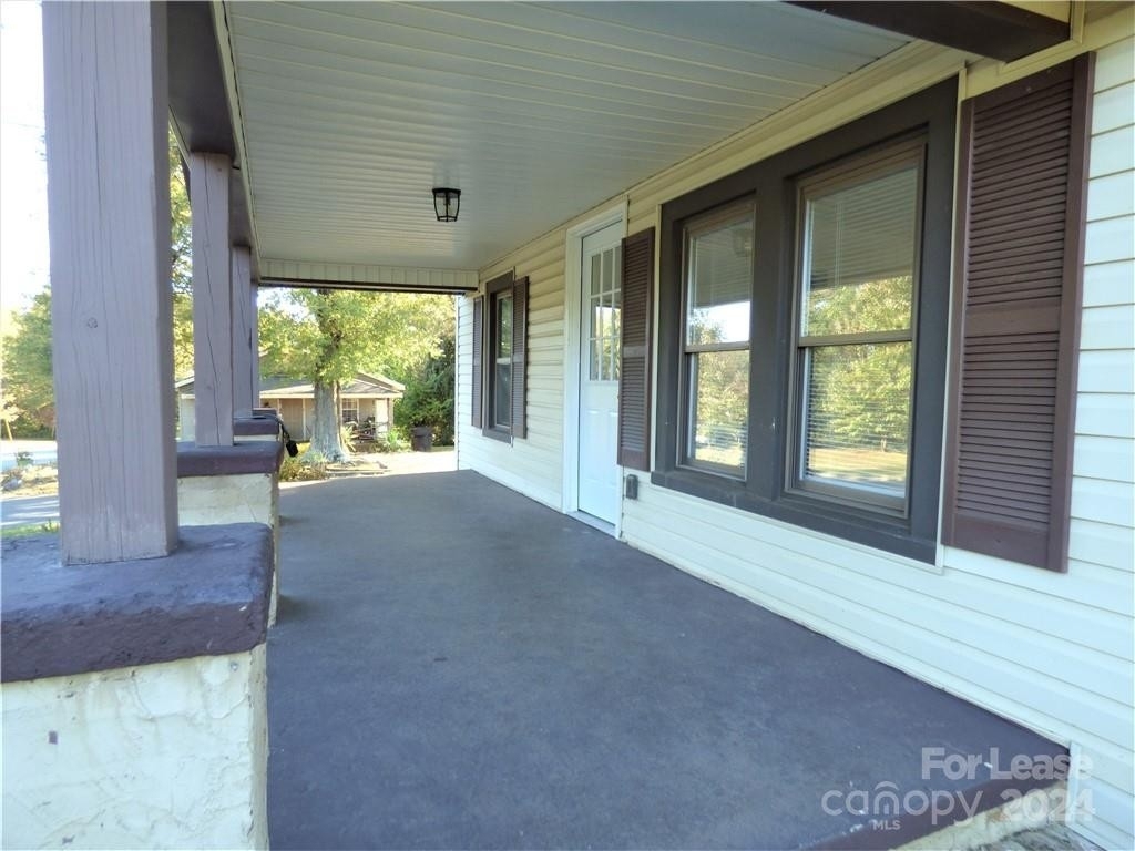 534 Logan Street - Photo 8