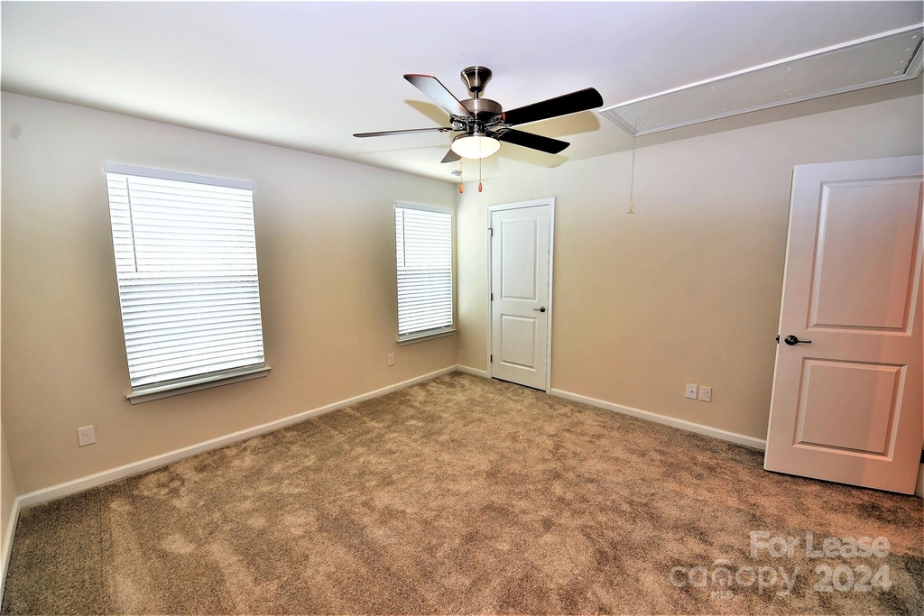 2829 Sand Cove Court - Photo 20