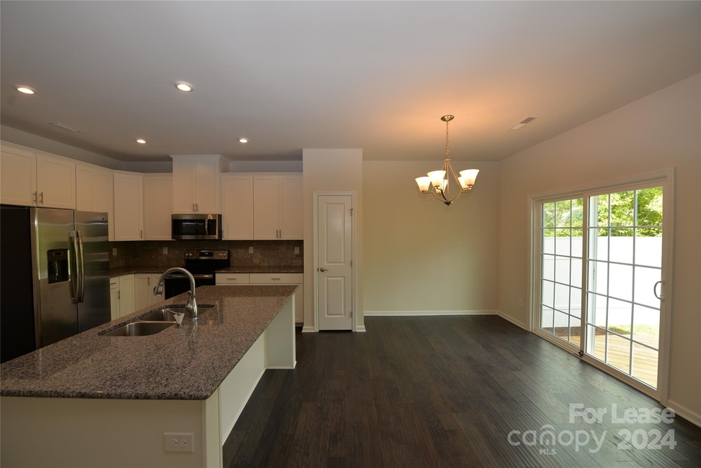 2829 Sand Cove Court - Photo 12