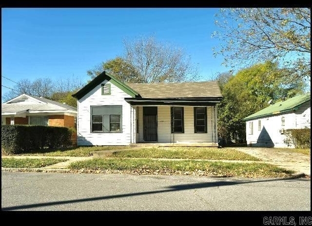 1006 S Cross Street - Photo 1