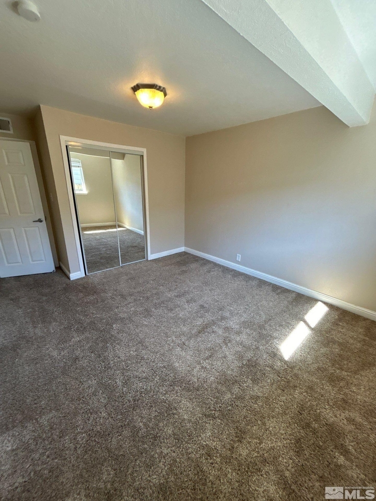 1675 Harvard Way - Photo 7