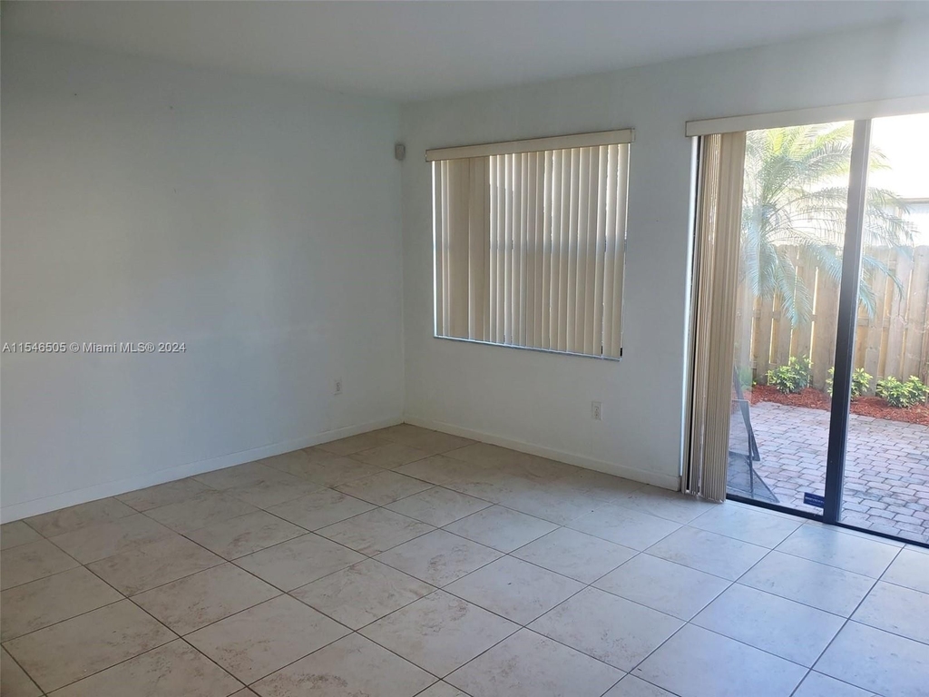 11243 Sw 236th Ln - Photo 1