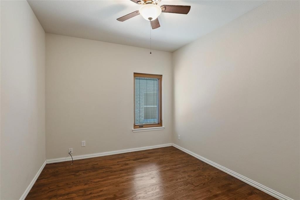 11708 Beach Street - Photo 13