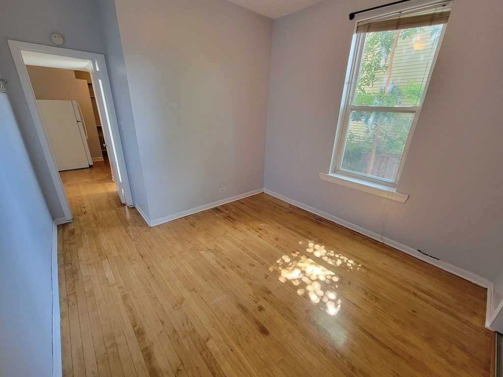 2347 W Wilson Avenue - Photo 8