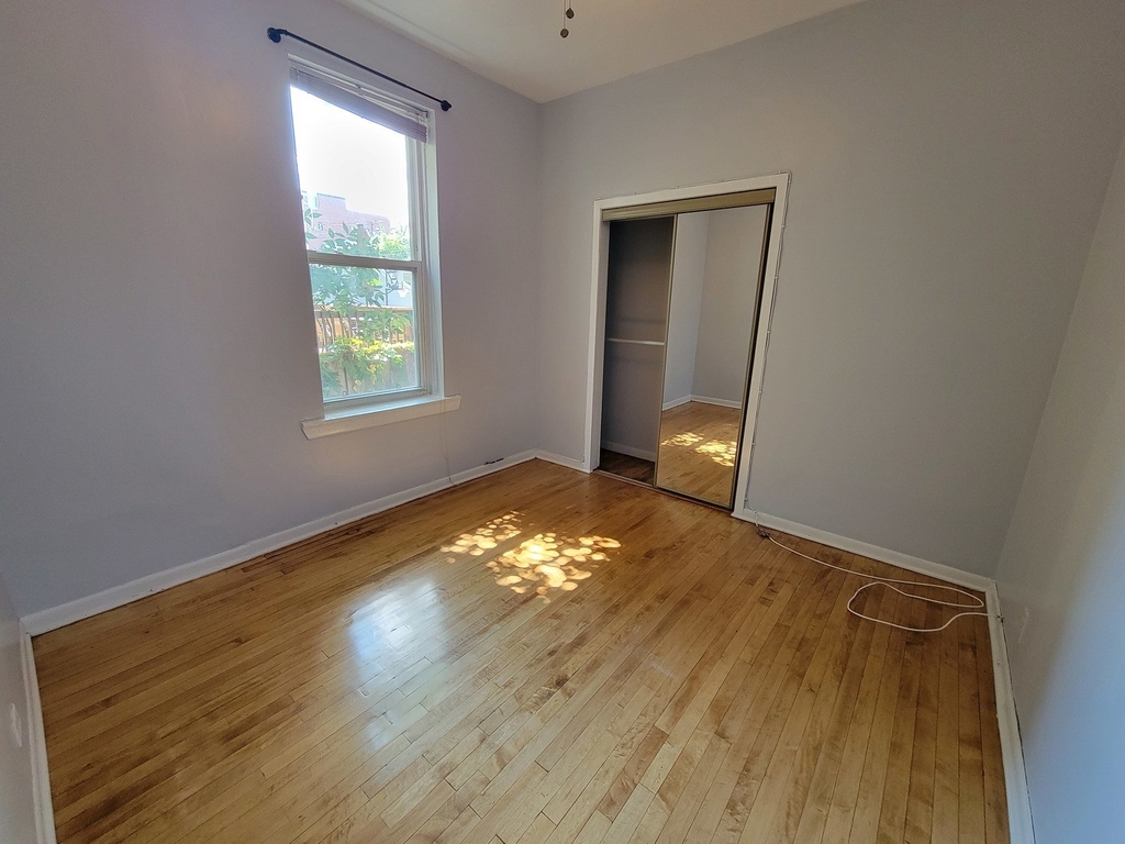 2347 W Wilson Avenue - Photo 7