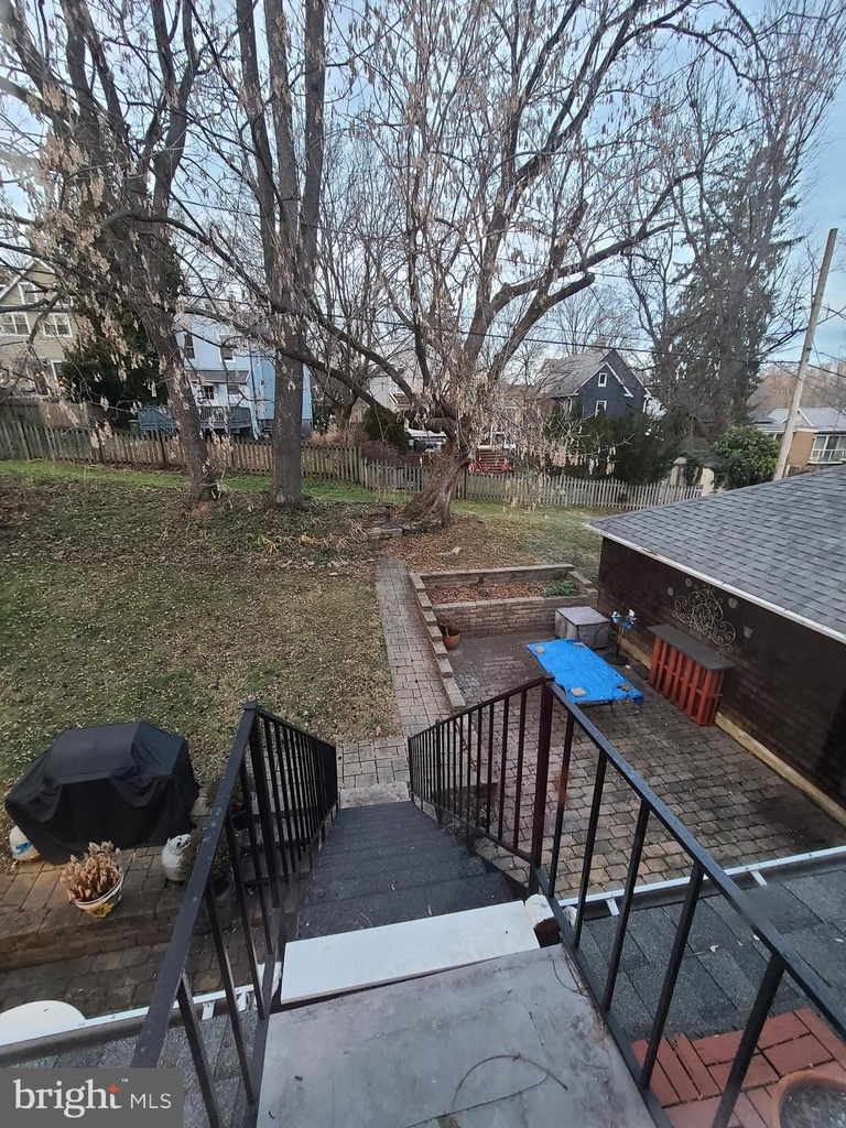 692 Gladstone Avenue - Photo 19