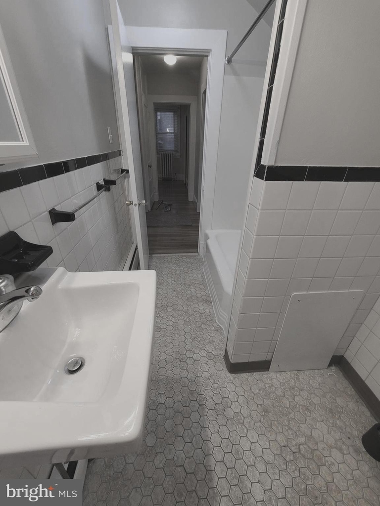 692 Gladstone Avenue - Photo 11