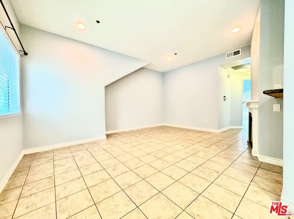 7236 Amigo Ave - Photo 2