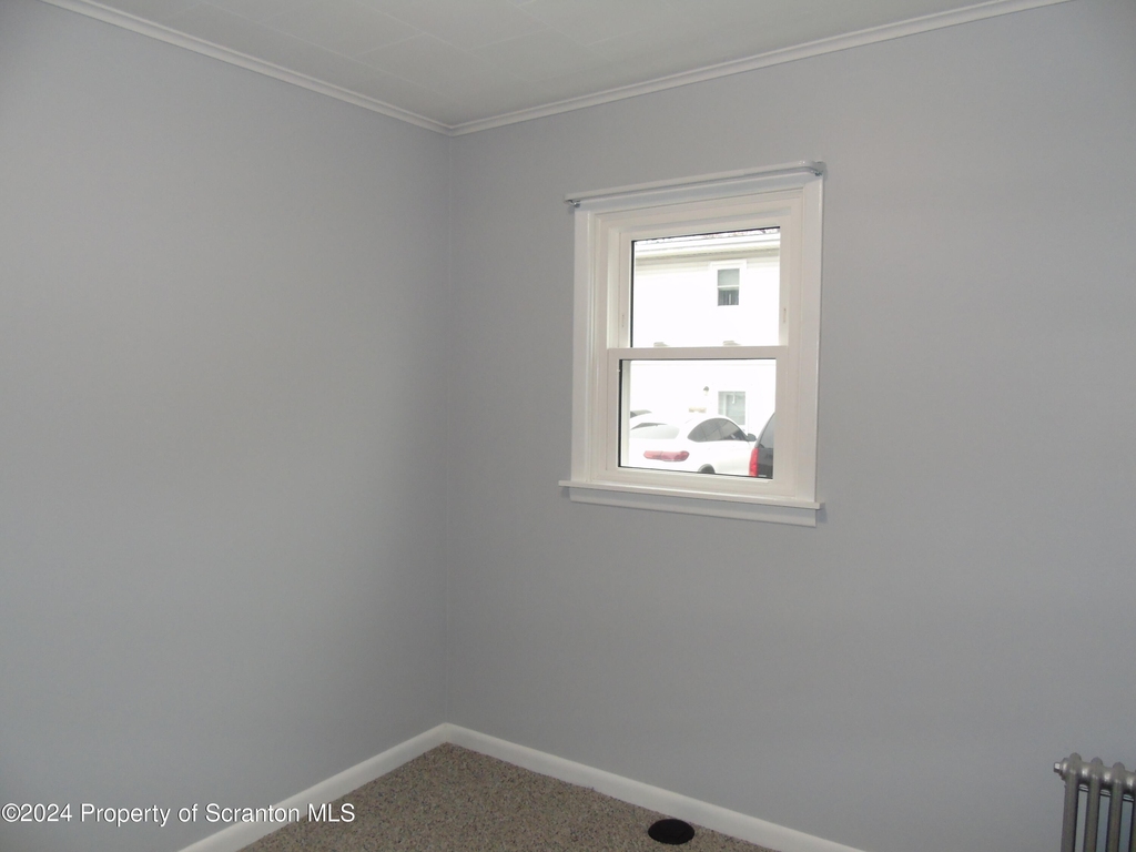 112 E Elm Street - Photo 10