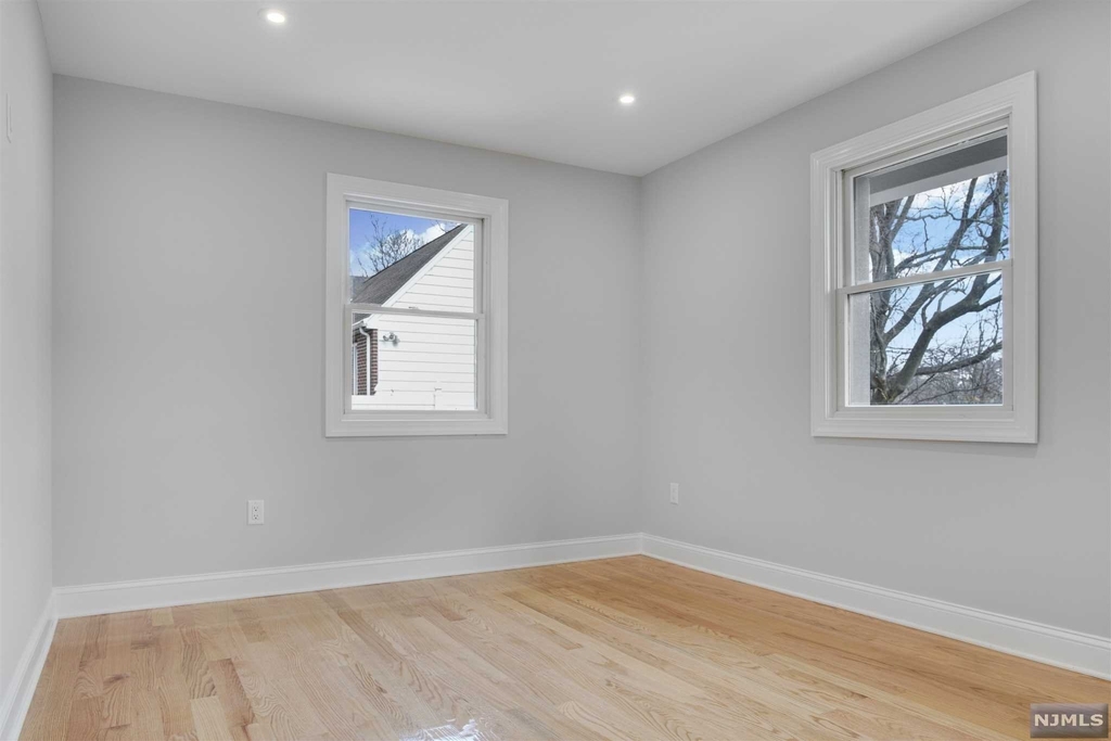 380 Morse Avenue - Photo 3