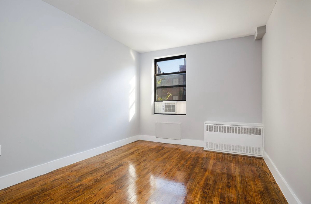 416 West 23rd Street - Photo 3