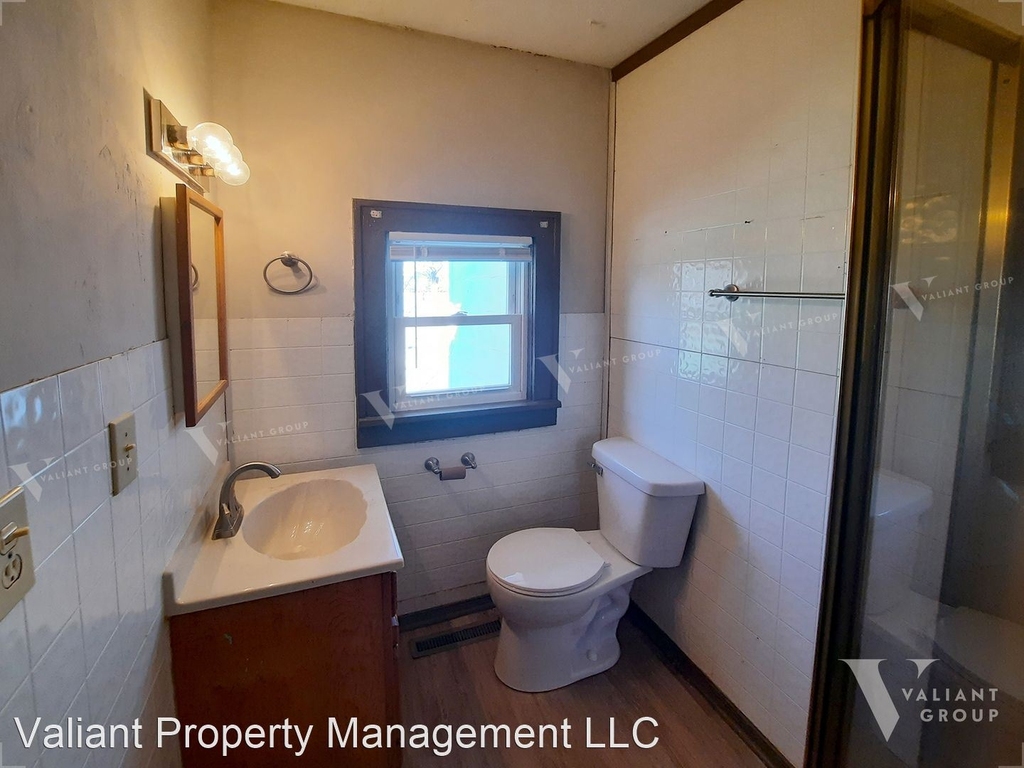 2223 W Elm St - Photo 11