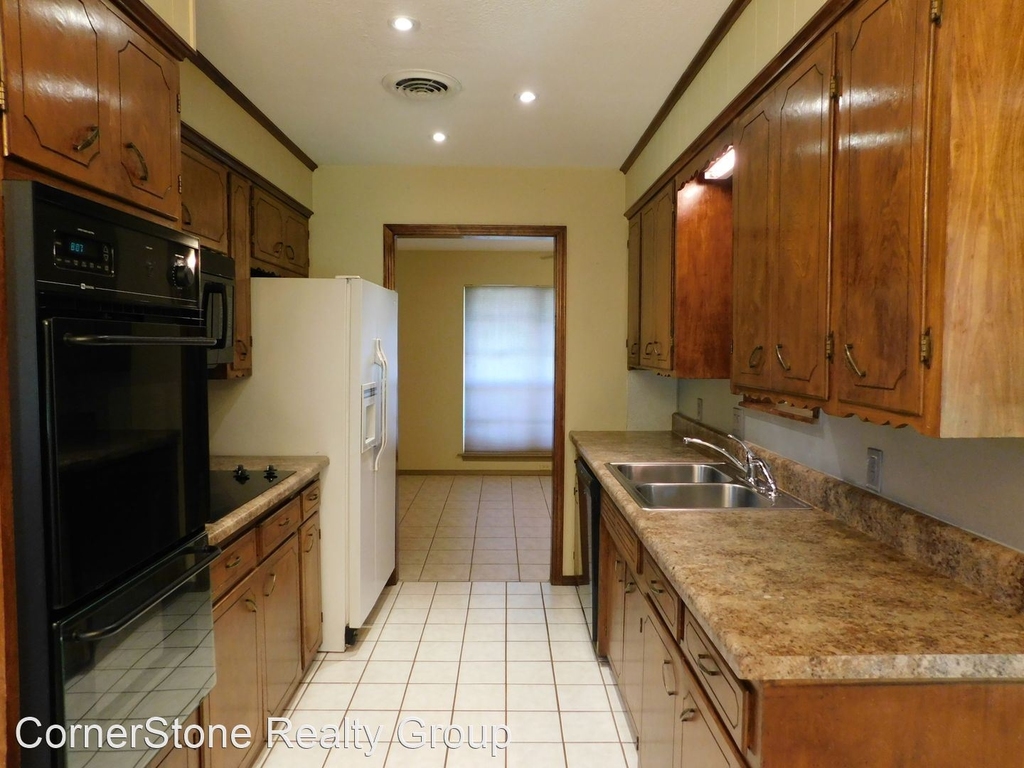 2906 Kendall Avenue - Photo 7