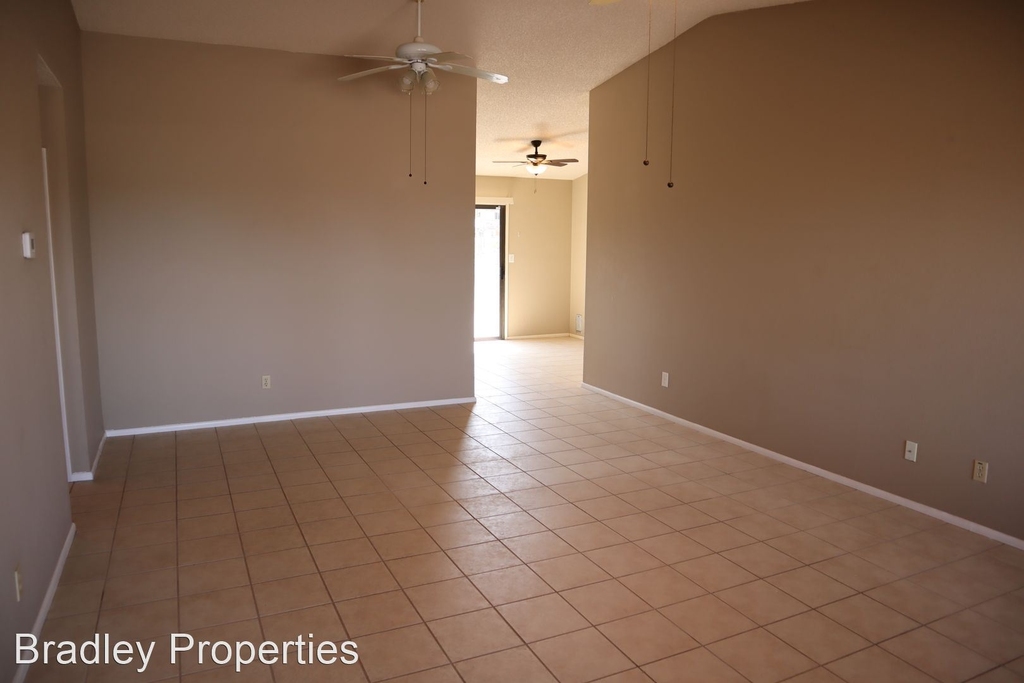 5472 Hereford - Photo 5