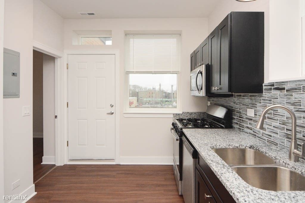 4352 N. Troy, Unit 6 - Photo 2