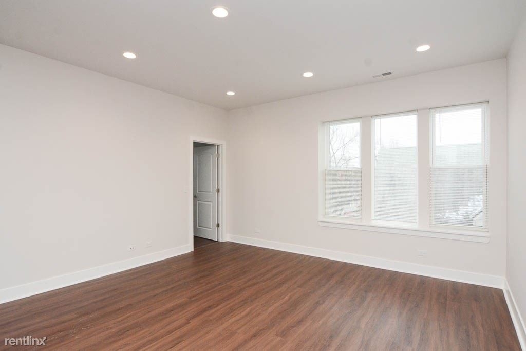 4352 N. Troy, Unit 6 - Photo 4