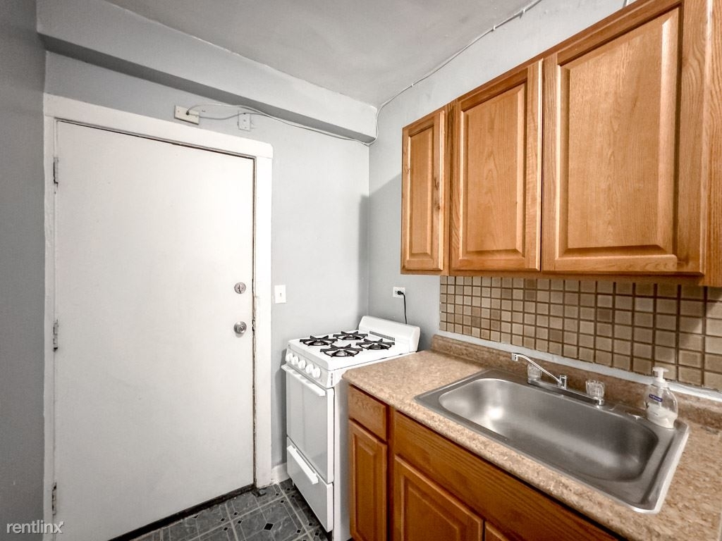 4602 N. Beacon, Unit A-4 - Photo 2