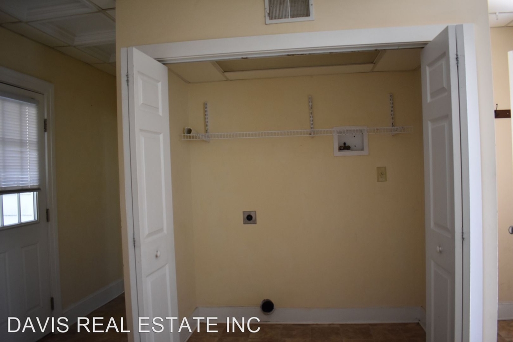 309 Center Street - Photo 11