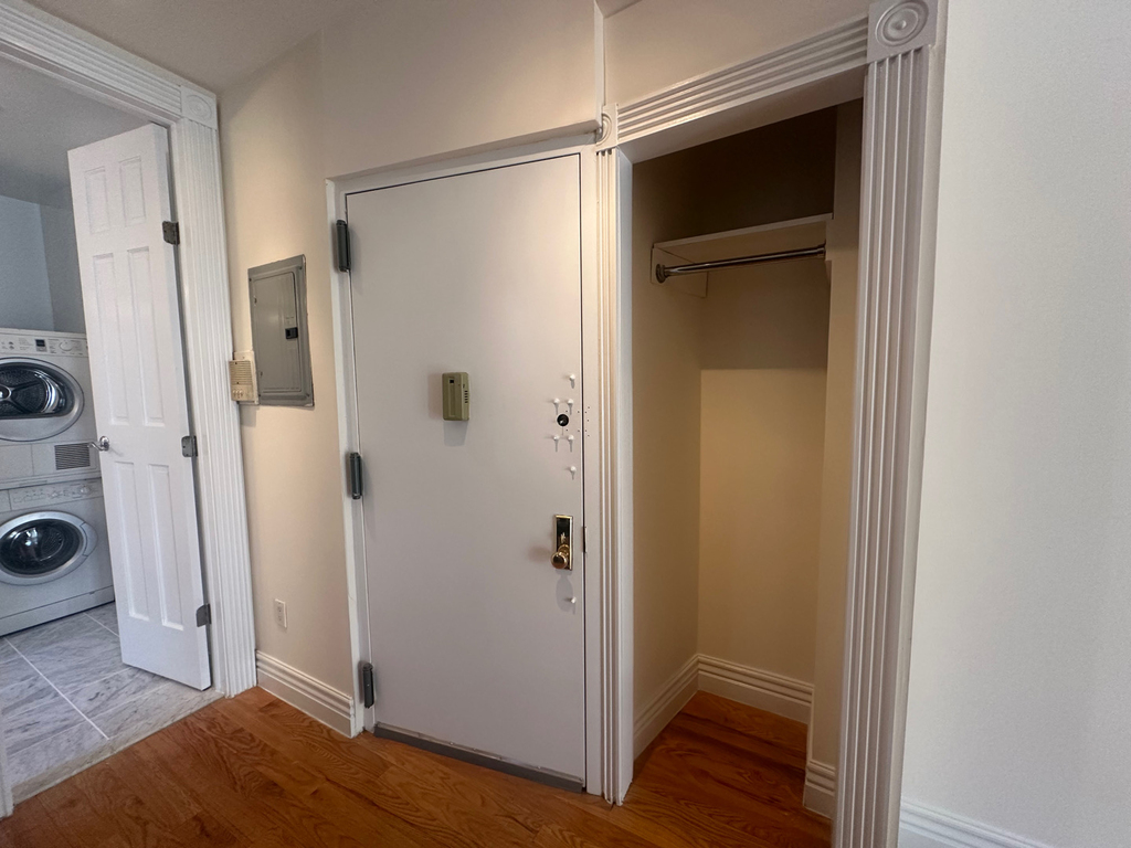 332 East 71st Street - Photo 6