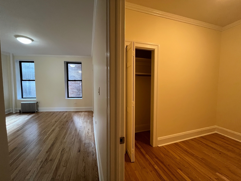 17 Greenwich Avenue - Photo 1