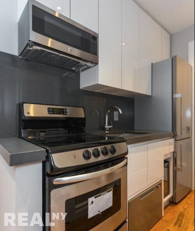 439 West 50th Street - Photo 0