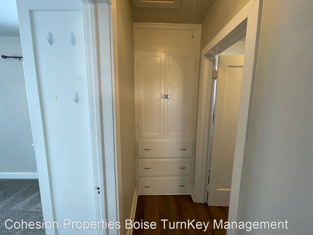 132 Hudson Ave - Photo 14