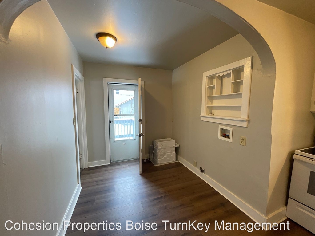 132 Hudson Ave - Photo 7