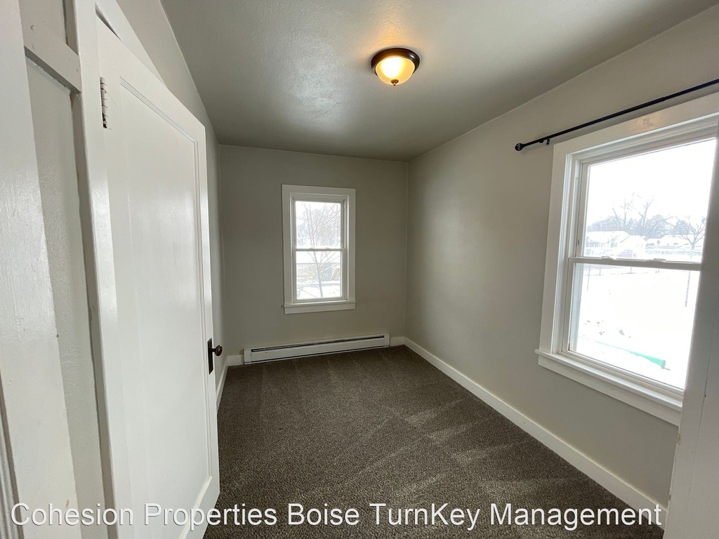 132 Hudson Ave - Photo 11