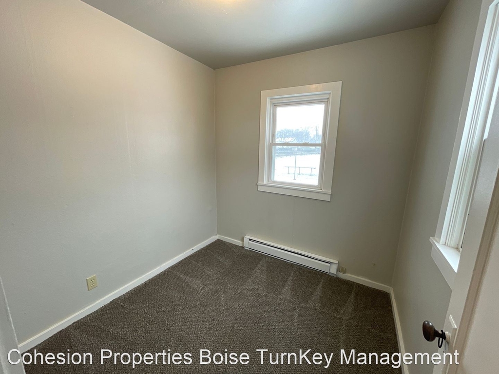 132 Hudson Ave - Photo 18