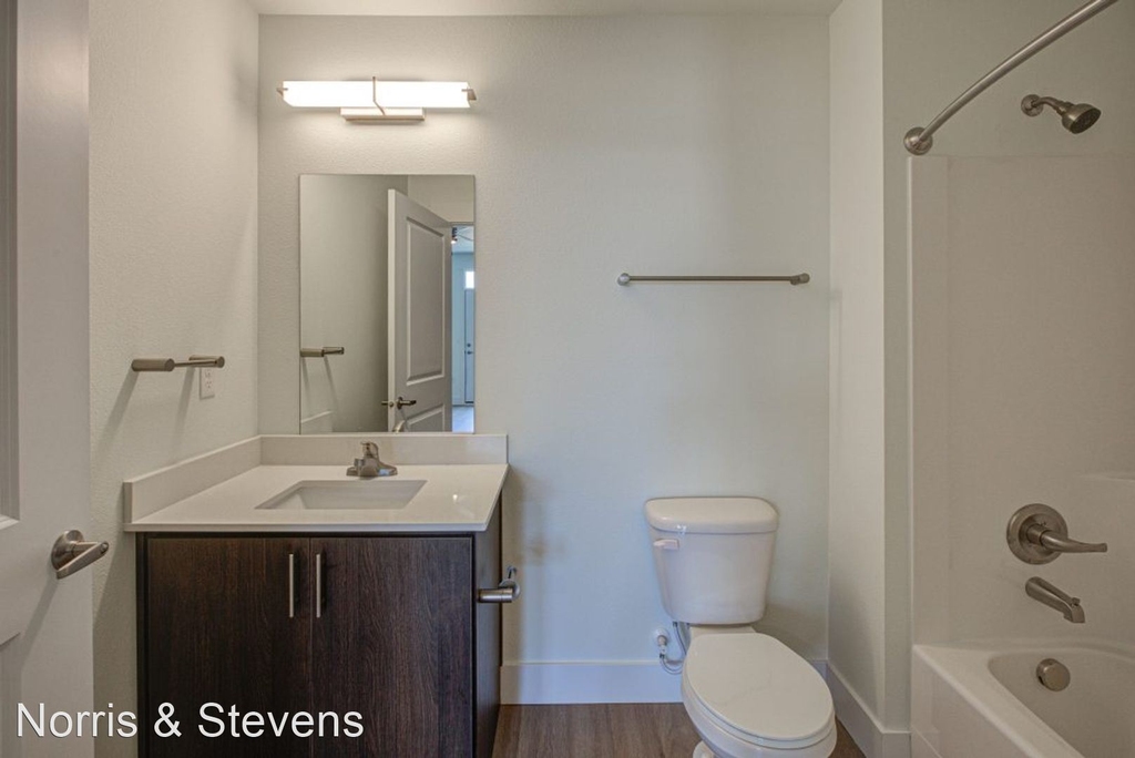 4242 E 18th Street - Photo 5