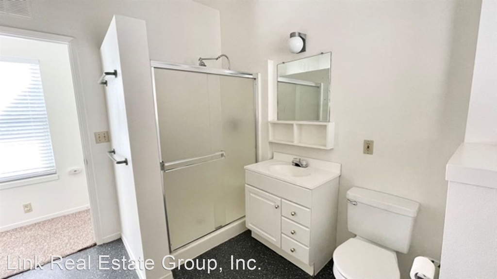 639 Johnson Avenue, Unit C - Photo 8