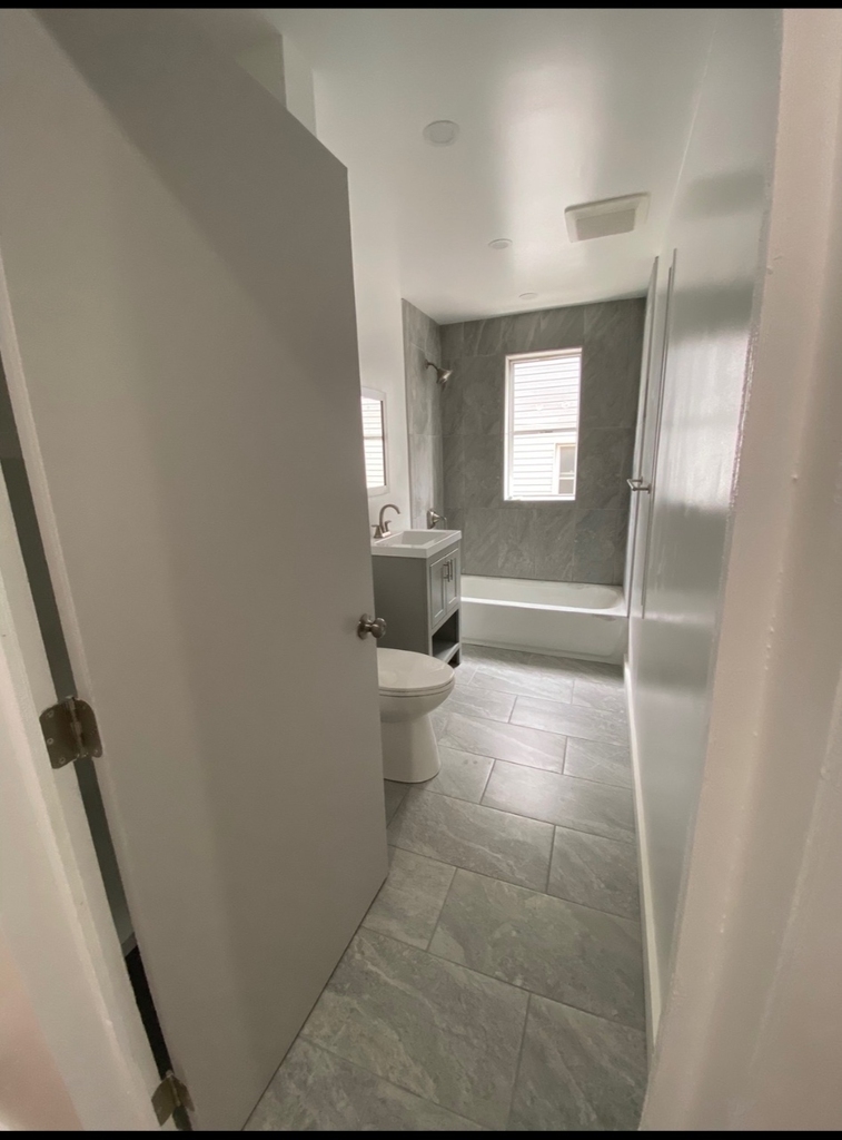 2719 West 16th Street - Photo 5