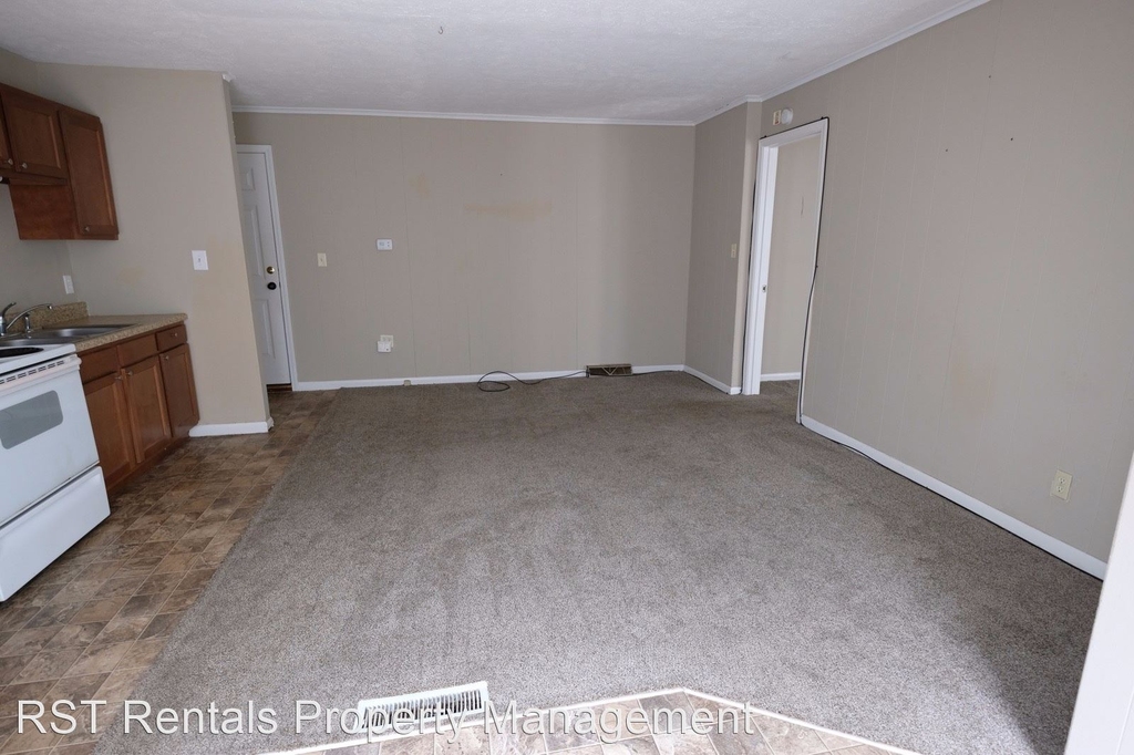 408 Walnut Street - Photo 2