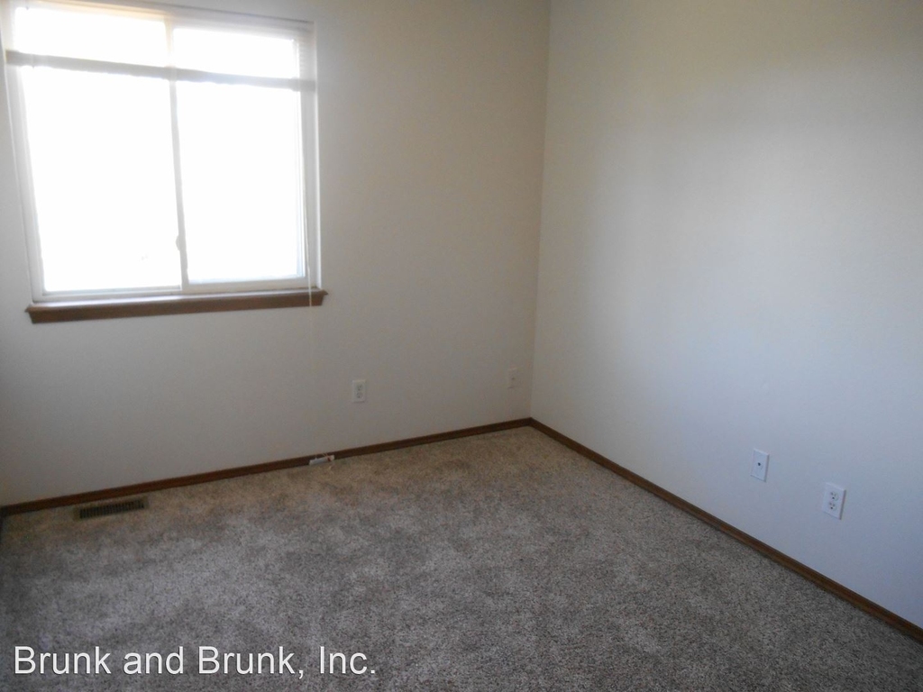 5812 Oakwood Boulevard - Photo 11