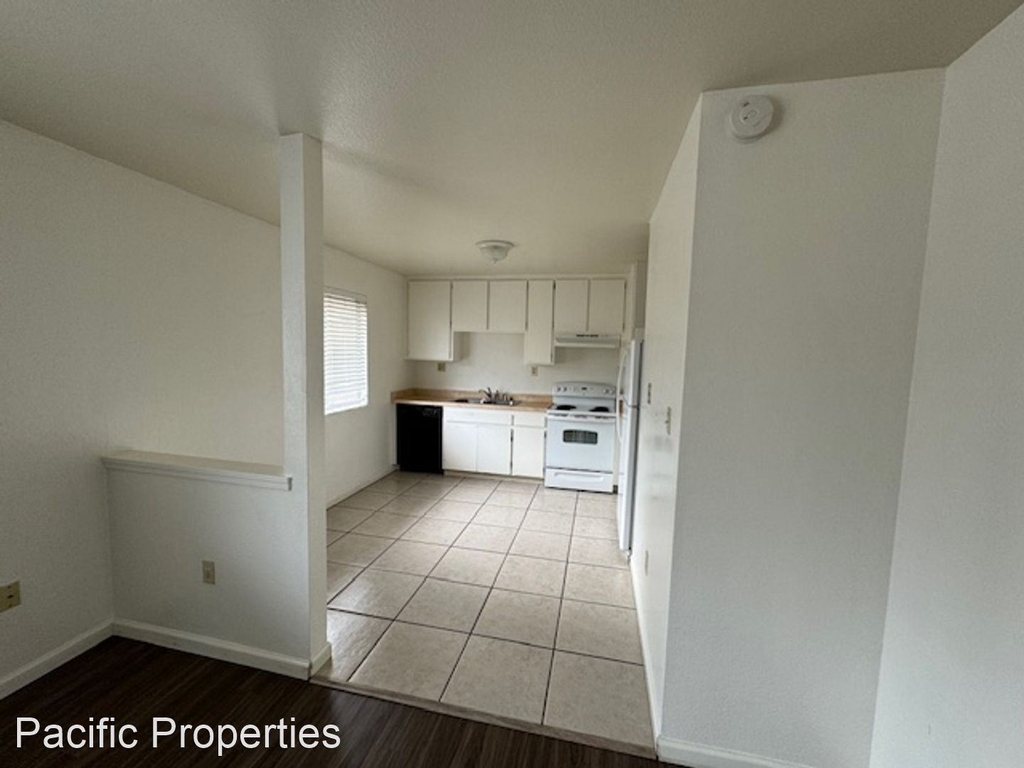 8686 Franklin Street - Photo 2