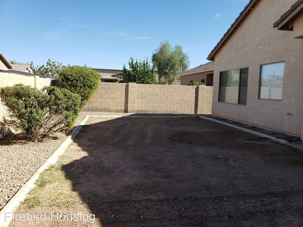 44714 W. Alamendras Street - Photo 3