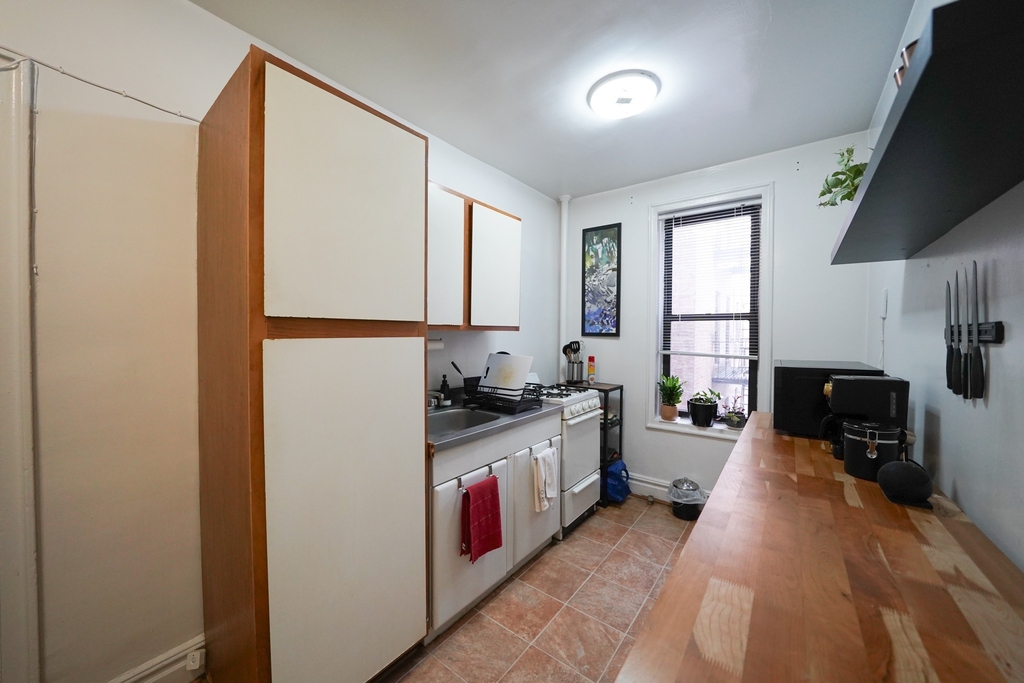30-75 34th Street - Photo 2