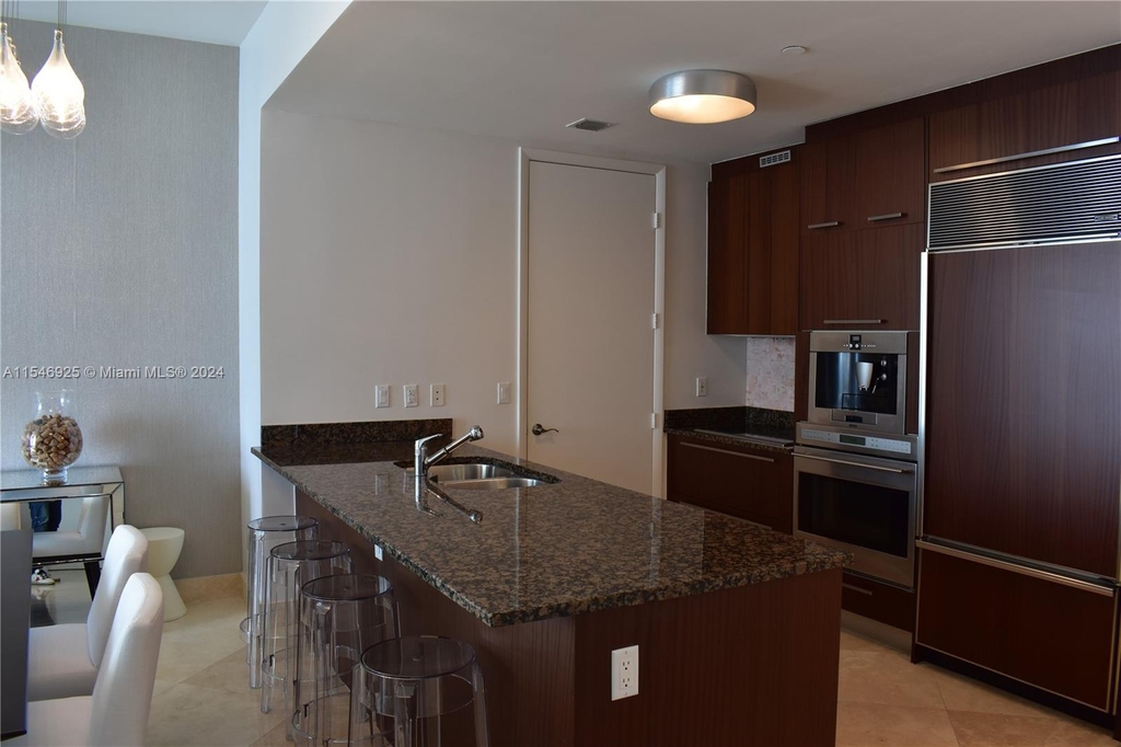 15901 Collins Ave - Photo 13