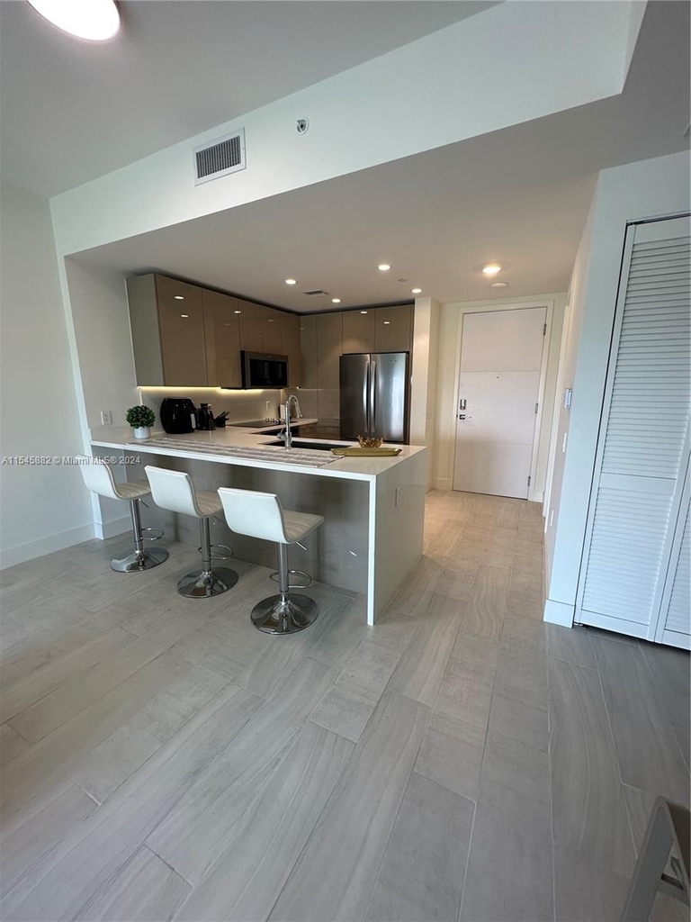 2000 Metropica Way - Photo 45