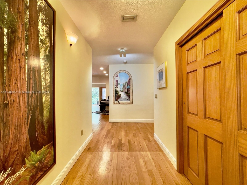 5800 Sw 33rd Ave - Photo 3