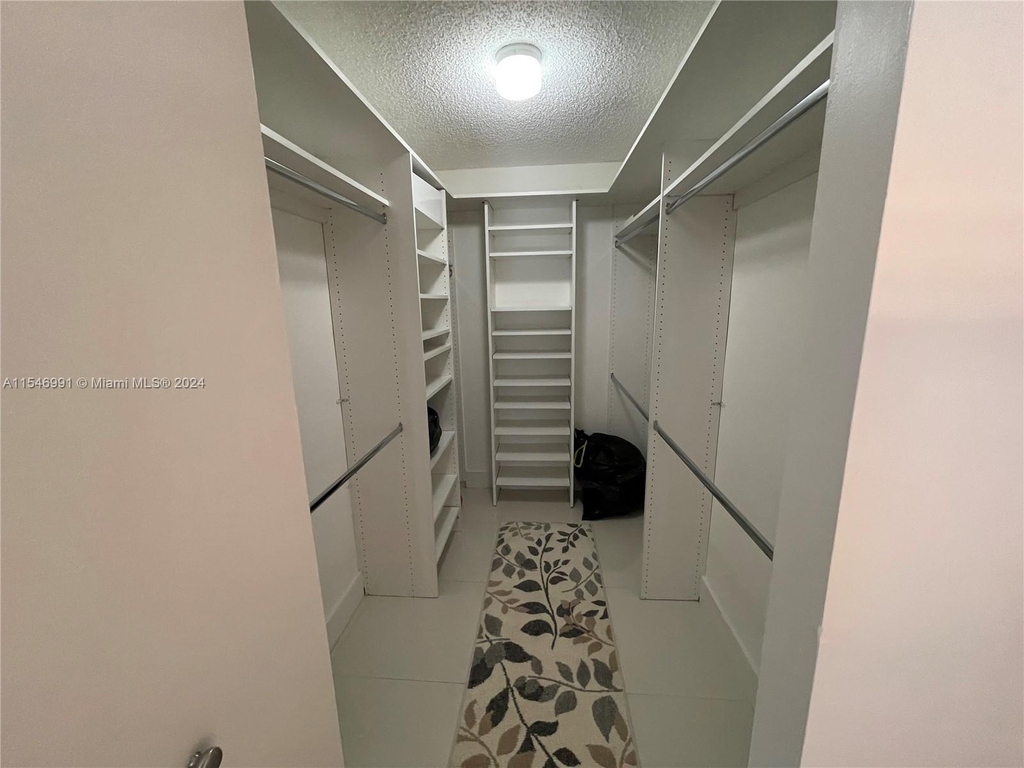 540 Brickell Key Dr - Photo 4